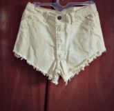 Hot Pants amarelinho